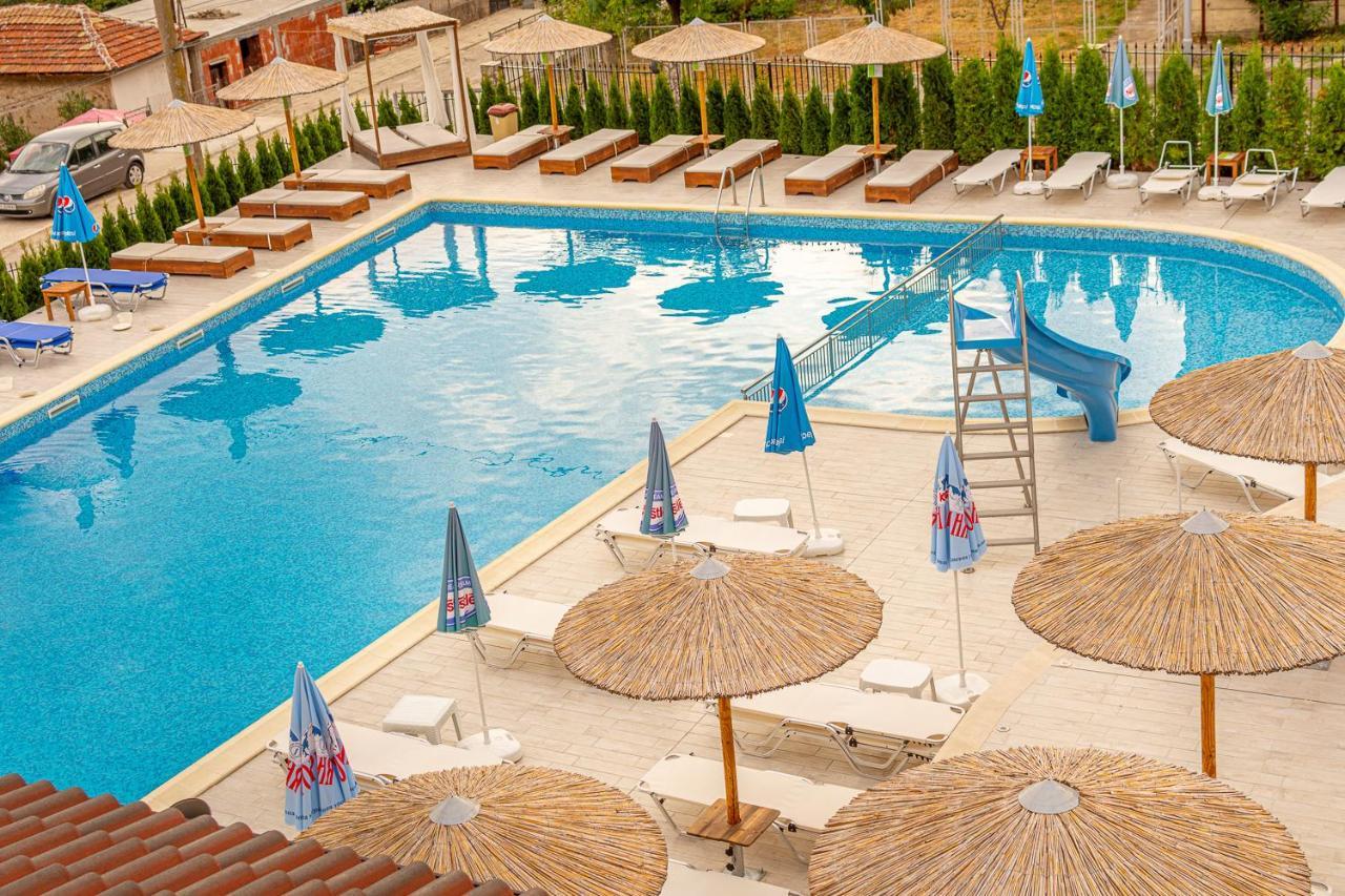 Eco Hotel Momata Kolarovo 外观 照片