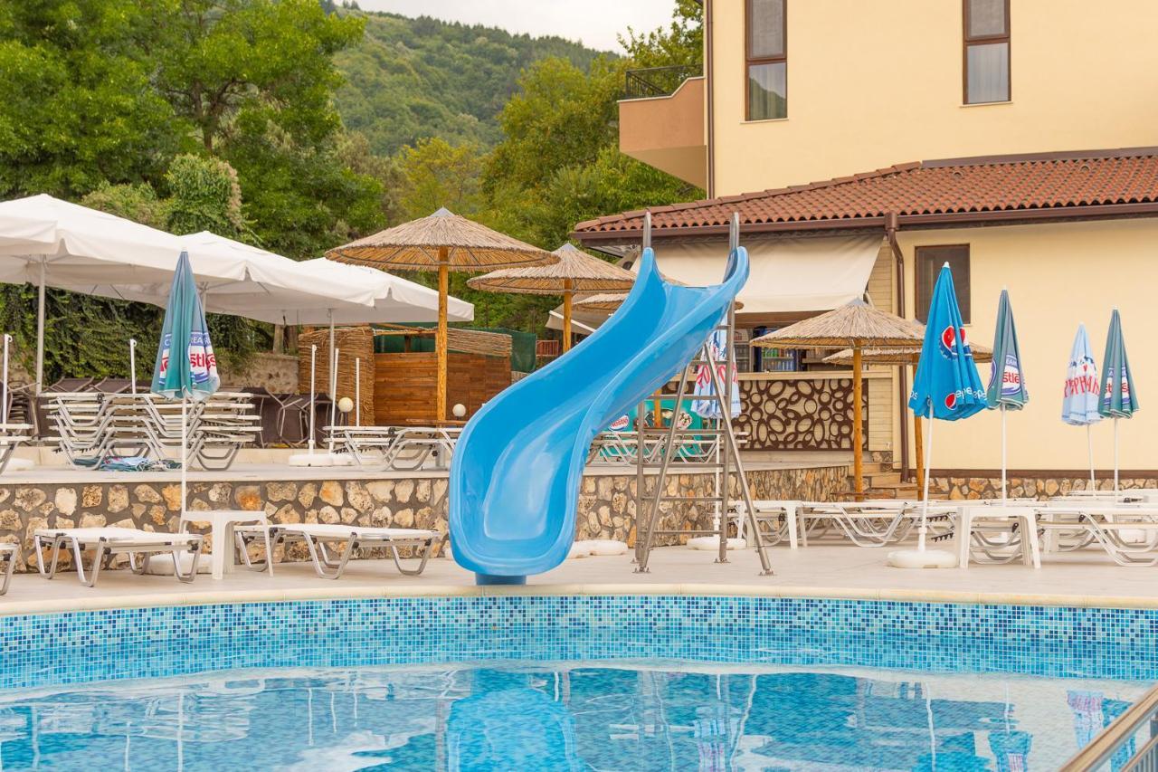 Eco Hotel Momata Kolarovo 外观 照片
